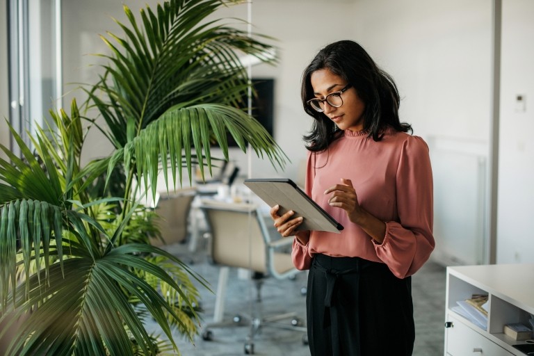 Global HR manager researching work visas in Costa Rica