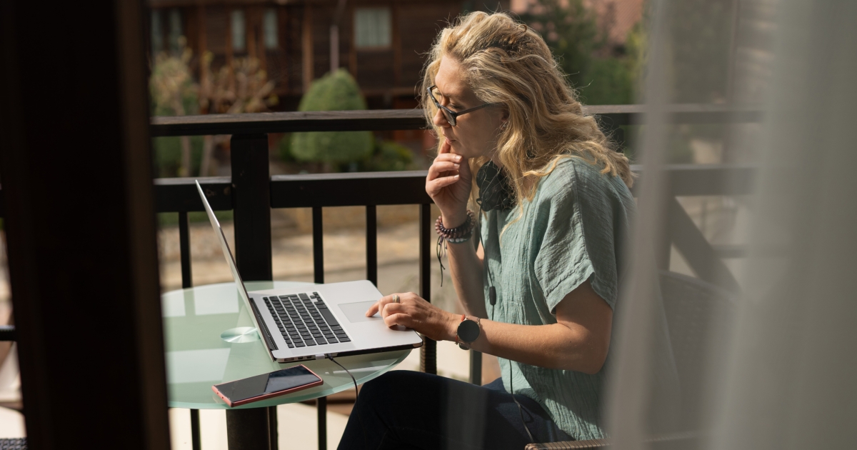 Working Remotely From Another Country: A Complete Guide