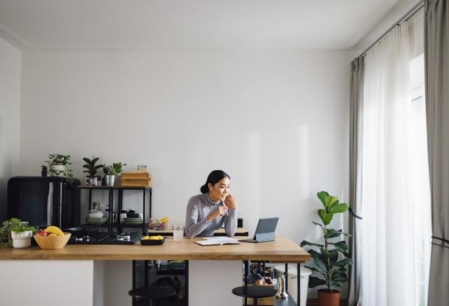 Remote employer researching payroll fraud